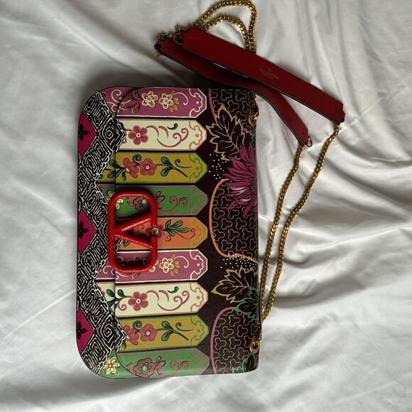 VALENTINO GARAVANI Authentic Flower Shoulder Bag with Snakeskin Logo - Picture 5 of 9